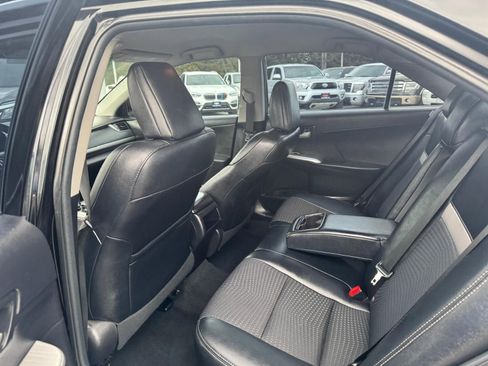 Used 2014 Toyota Camry SE FWD image 10