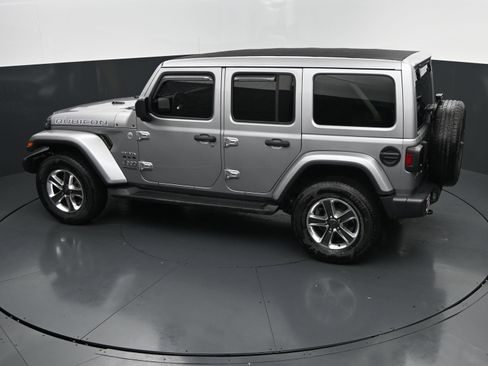 Used 2020 Jeep Wrangler Unlimited Sahara AWD/4WD image 30