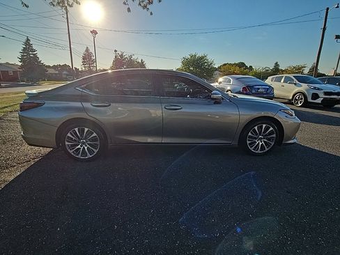 Used 2021 Lexus ES 350 w/ Premium Package image 8