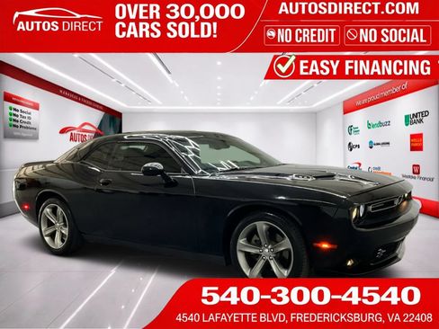 Used 2018 Dodge Challenger R/T RWD image 1