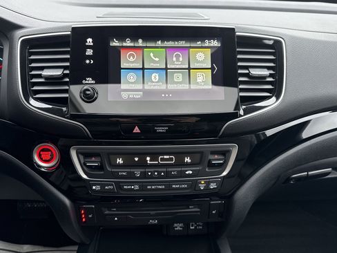 Used 2022 Honda Pilot Touring image 32