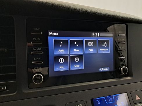 Used 2020 Toyota Sienna L image 15