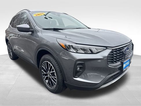 Used 2025 Ford Escape SE image 11