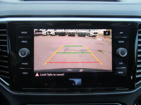 Used 2023 Volkswagen Atlas SE FWD image 8