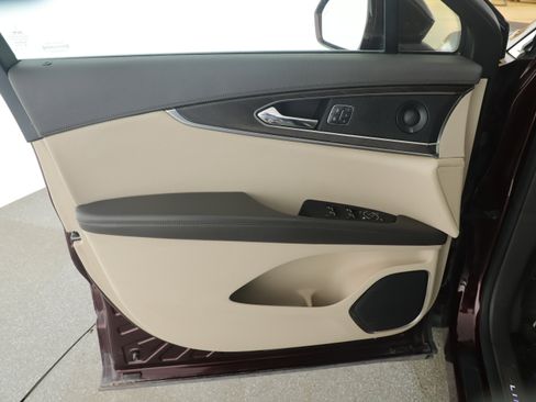 Used 2019 Lincoln Nautilus Reserve image 21