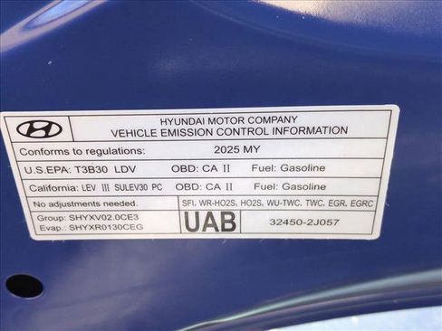 Certified 2025 Hyundai Elantra SE image 24