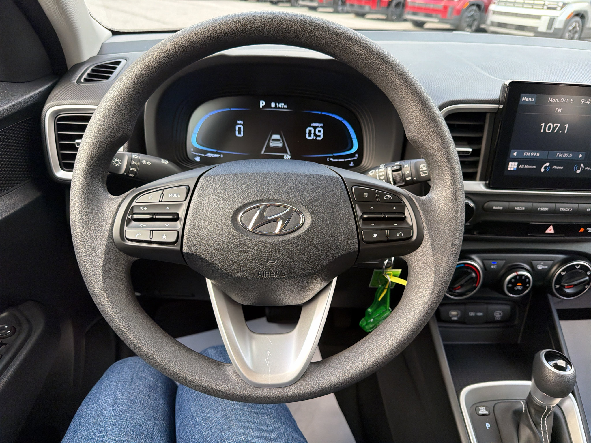 Certified 2025 Hyundai Venue SE FWD image 13