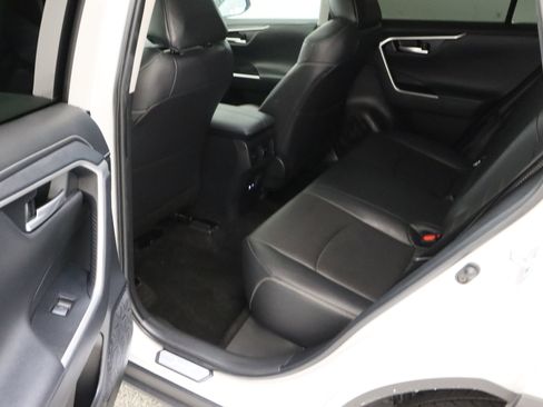 Used 2025 Toyota RAV4 Limited FWD image 29