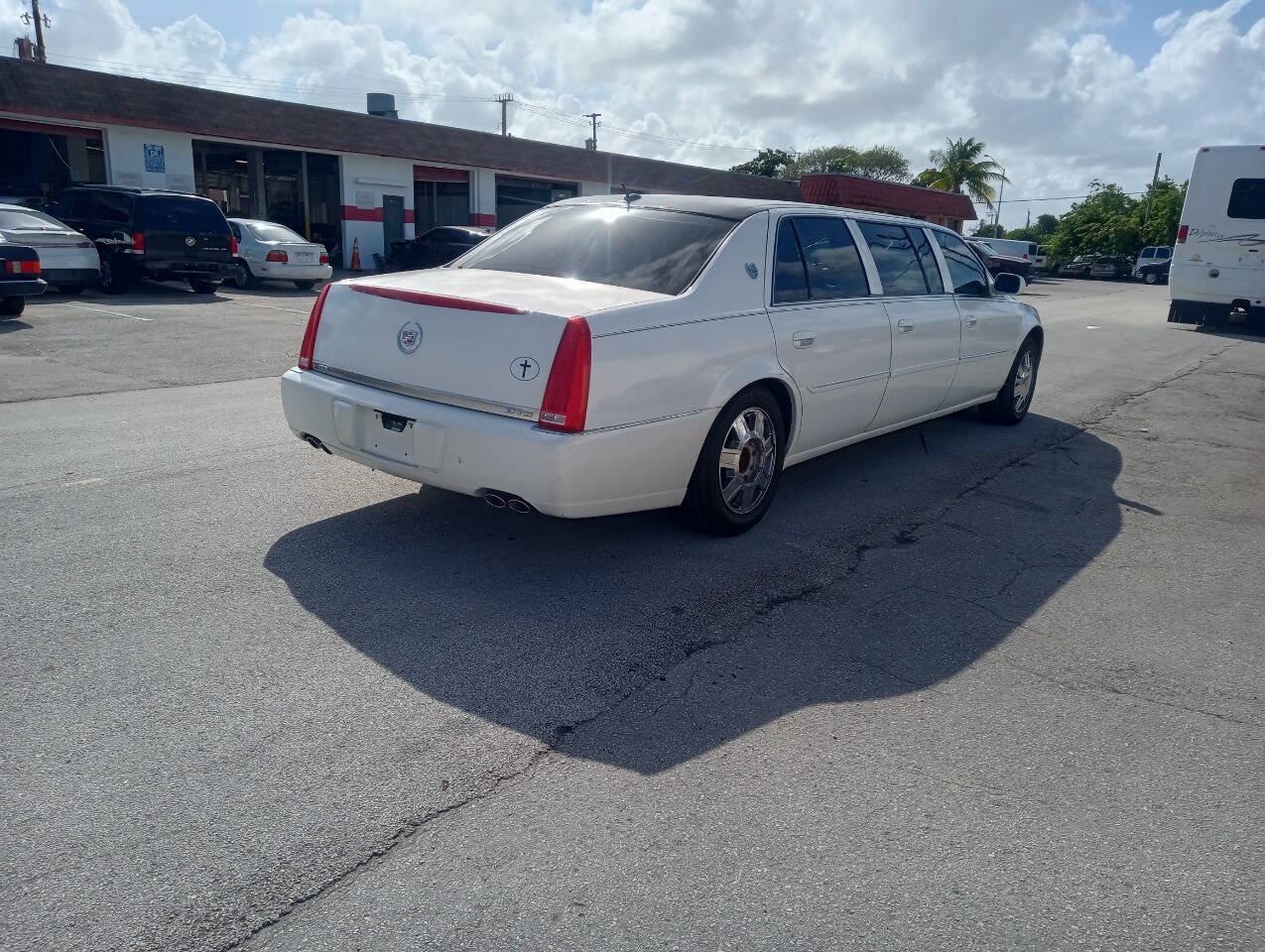 Used 2007 Cadillac DTS FWD image 2