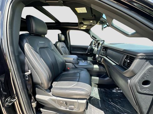 Used 2024 Ford Expedition Max Platinum AWD/4WD image 30