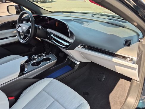 Used 2024 Cadillac Lyriq Sport RWD image 28