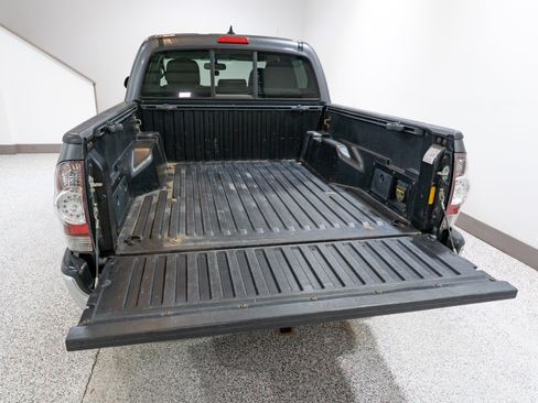 Used 2014 Toyota Tacoma 4x4 Double Cab w/ Limited Package image 11