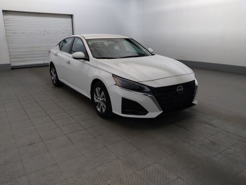 Used 2023 Nissan Altima 2.5 S FWD image 13
