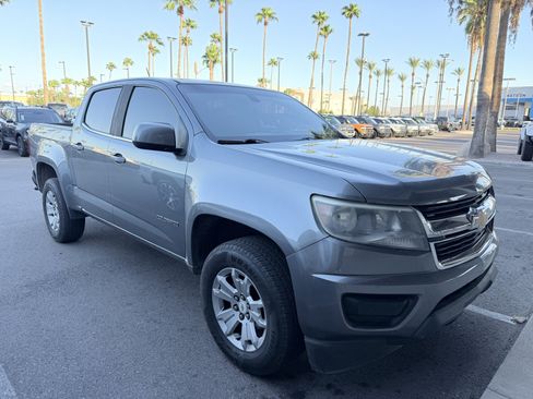 Used 2018 Chevrolet Colorado LT RWD image 2