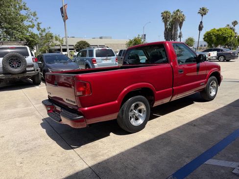 Used 1999 Chevrolet S10 Pickup LS w/ Preferred Equipment Group image 11