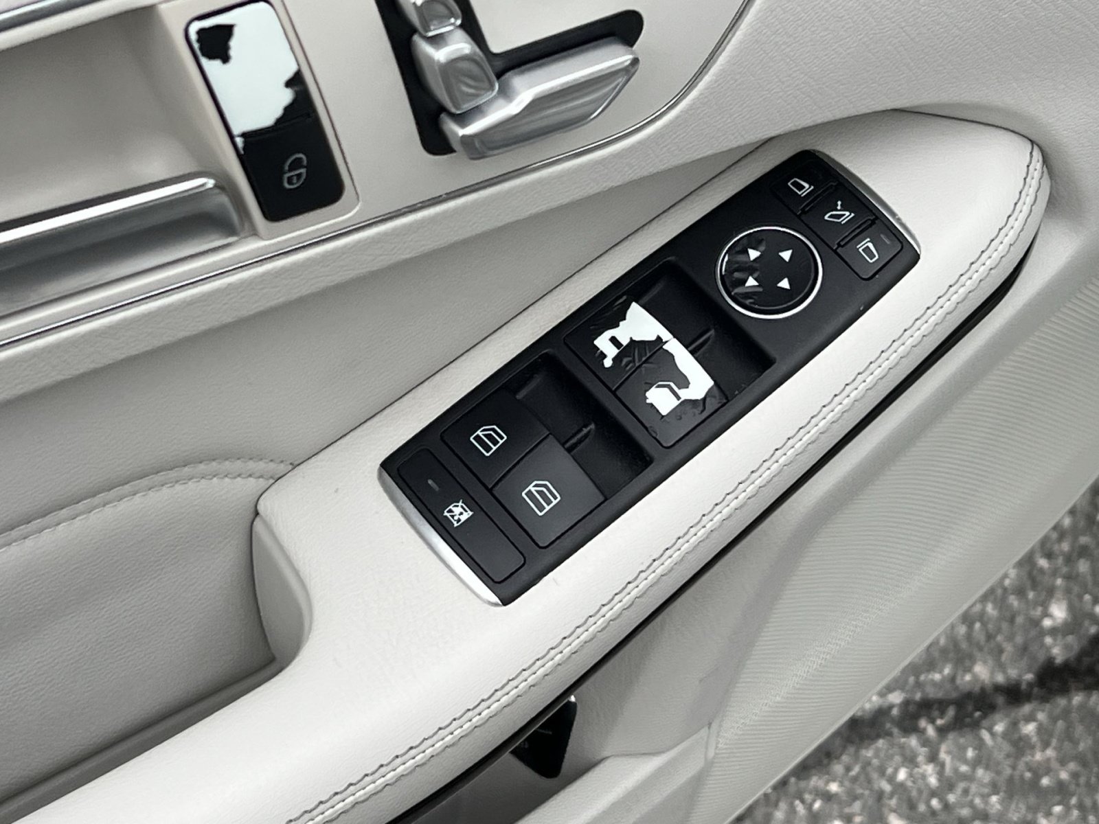 Used 2015 Mercedes-Benz E 350 4MATIC Sedan image 20