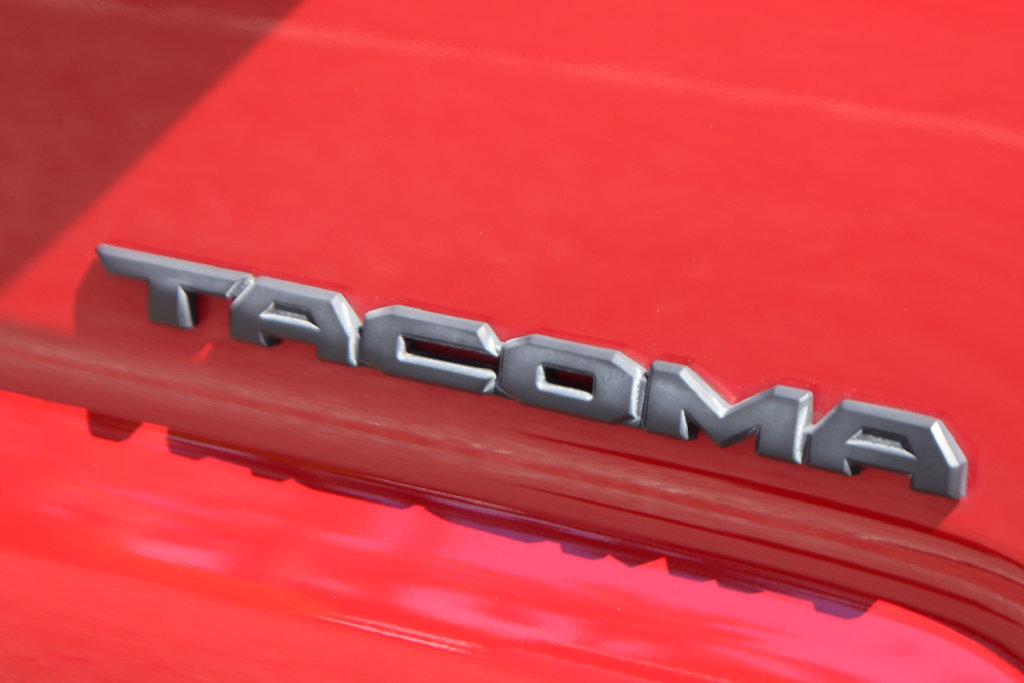 Used 2021 Toyota Tacoma TRD Off-Road w/ Technology Package AWD/4WD image 44