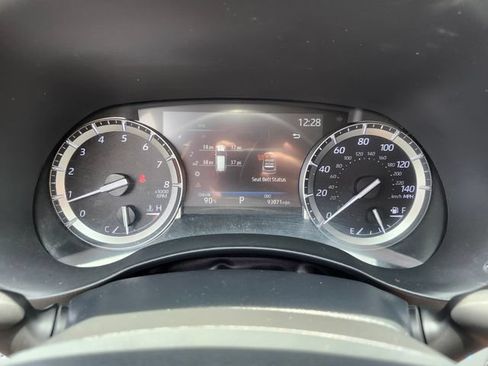 Used 2022 Toyota Highlander XLE AWD/4WD image 38