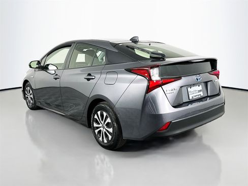 Certified 2021 Toyota Prius LE image 5