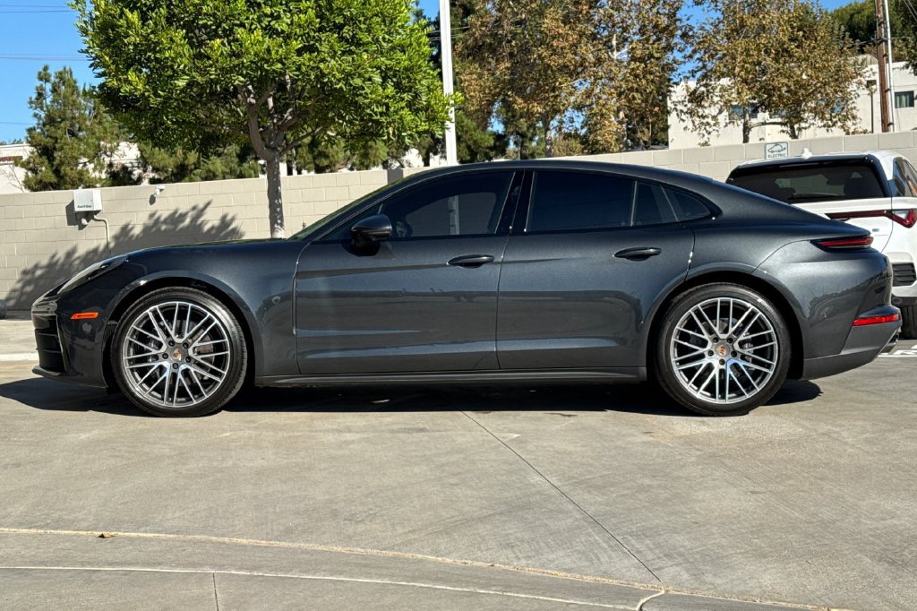 Used 2024 Porsche Panamera RWD image 12