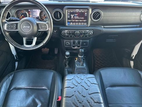 Used 2018 Jeep Wrangler Unlimited Sahara image 16