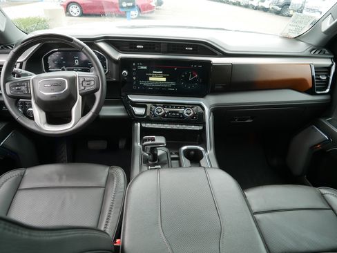 Used 2024 GMC Sierra 1500 Denali AWD/4WD image 10
