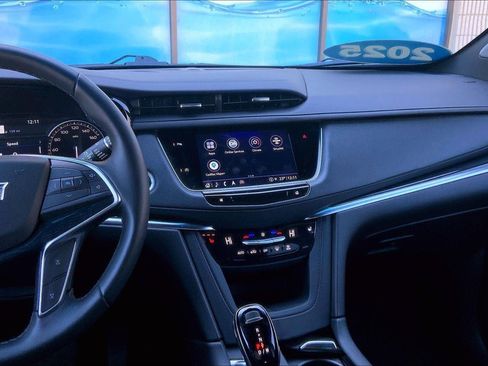Certified 2025 Cadillac XT5 Premium Luxury FWD image 3