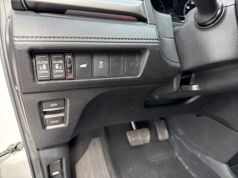 Used 2025 Honda Odyssey Sport-L image 18