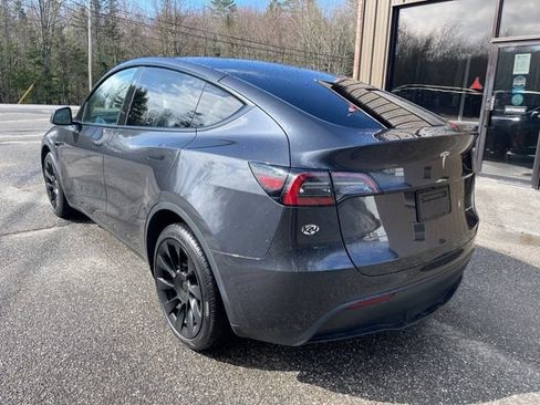 Used 2024 Tesla Model Y Long Range AWD/4WD image 3