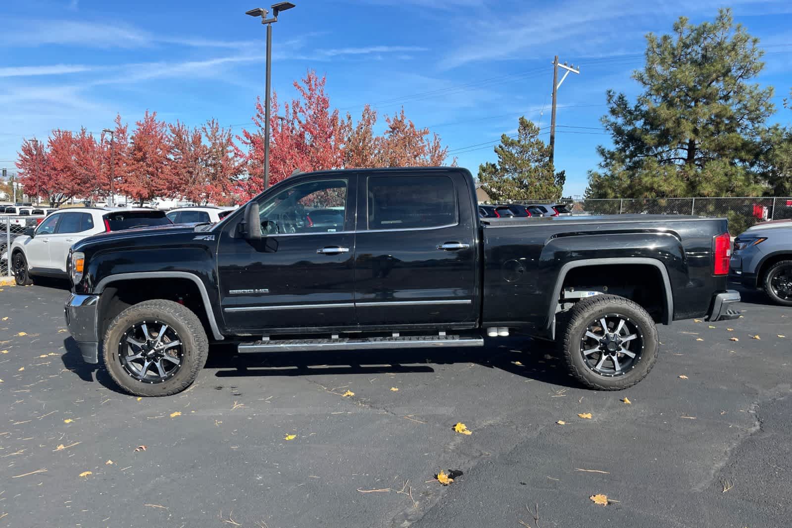 Used 2015 GMC Sierra 2500 SLT w/ Duramax Plus Package AWD/4WD image 2
