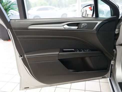 Used 2016 Ford Fusion Titanium FWD image 23