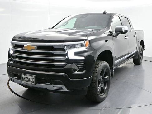 Used 2023 Chevrolet Silverado 1500 High Country w/ High Country Premium Package AWD/4WD image 3