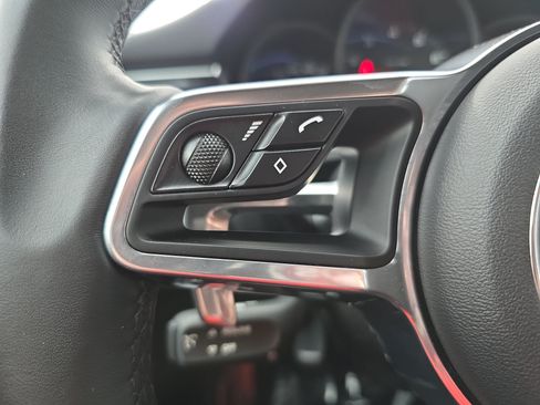 Used 2020 Porsche Macan AWD/4WD image 17