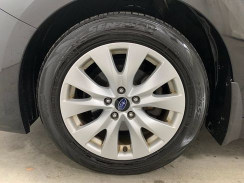 Used 2015 Subaru Legacy 2.5i Premium AWD/4WD image 17