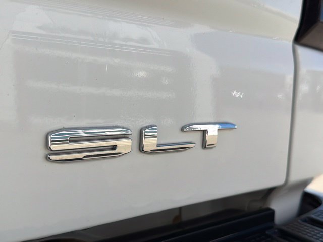 Used 2022 GMC Sierra 1500 SLT w/ SLT Premium Plus Package AWD/4WD image 11