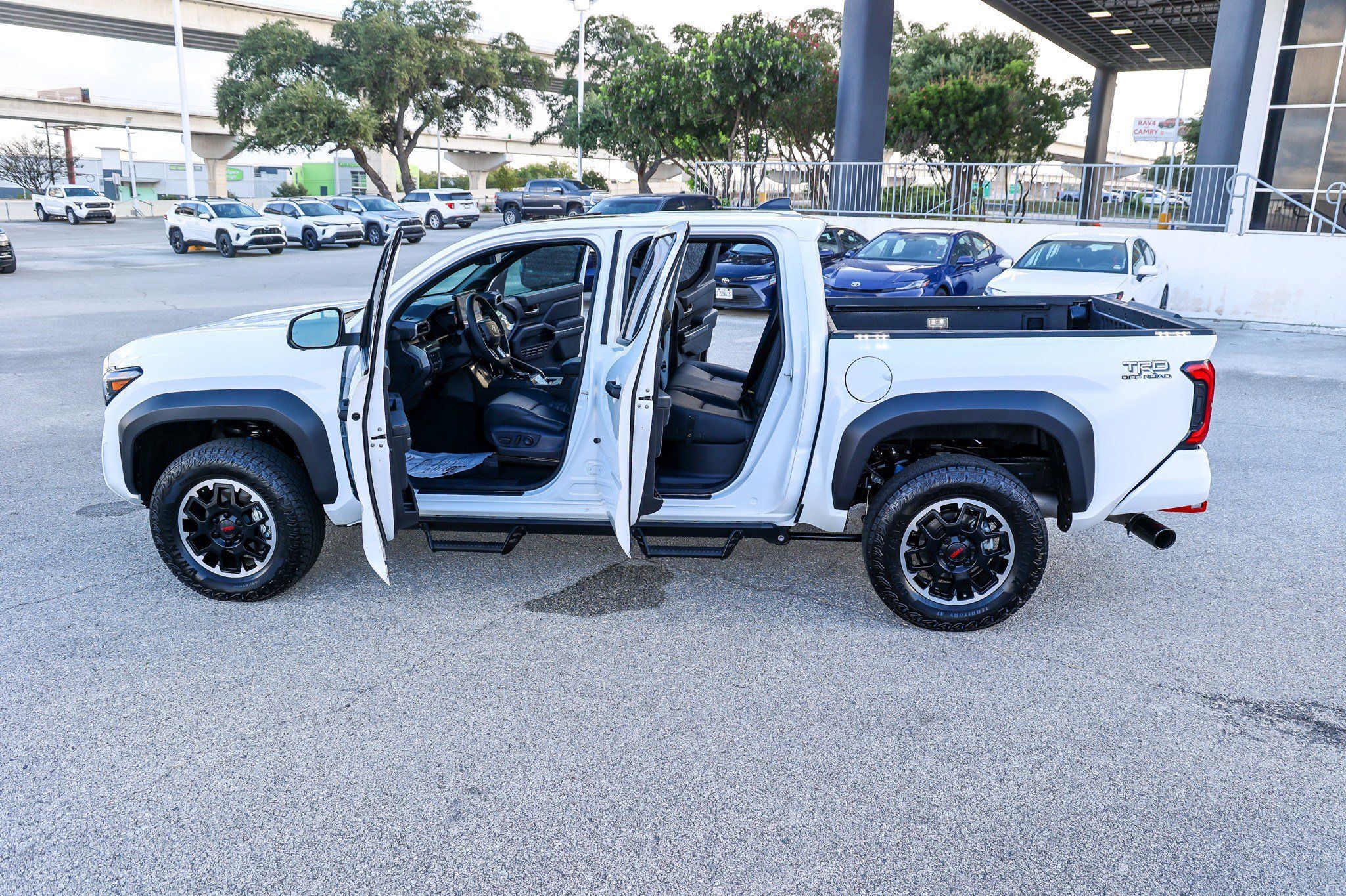 Certified 2026 Toyota Tacoma TRD Off-Road w/ TRD Off Road Premium Package AWD/4WD image 11