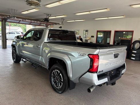 Used 2024 Toyota Tacoma TRD Sport w/ TRD Sport Premium Package AWD/4WD image 16