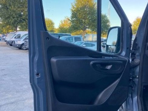 Used 2019 Mercedes-Benz Sprinter 144 image 19