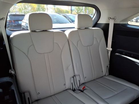 Used 2023 Kia Sorento EX image 15