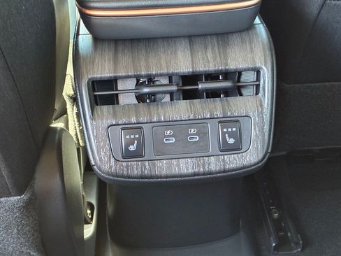 Used 2025 Nissan Ariya AWD image 25