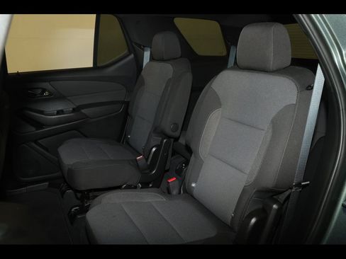 Used 2023 Chevrolet Traverse LT FWD image 29