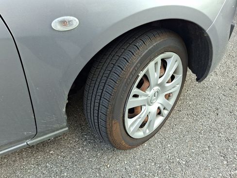 Used 2014 MAZDA MAZDA2 Sport FWD image 7