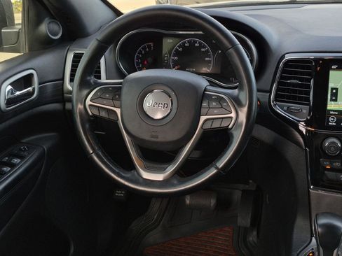 Used 2020 Jeep Grand Cherokee Altitude image 28