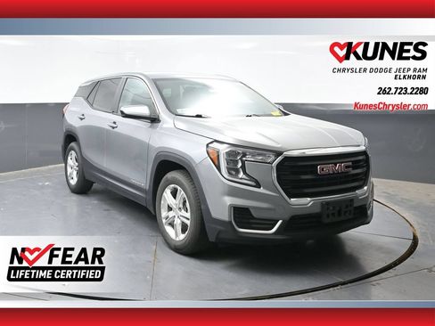 Used 2024 GMC Terrain SLE FWD image 1