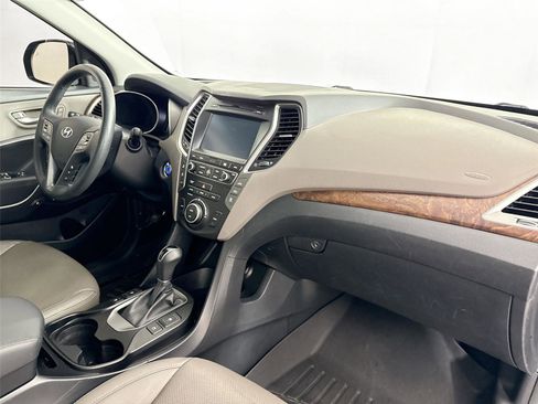 Used 2017 Hyundai Santa Fe SE Ultimate image 51