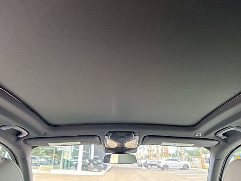 Used 2025 BMW X5 xDrive40i w/ Premium Package AWD/4WD image 18