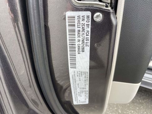 Used 2022 Chrysler Pacifica Touring-L image 10