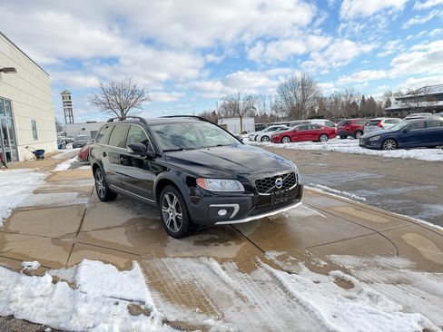 Used 2015 Volvo XC70 T5 Premier w/ Proximity Package image 3