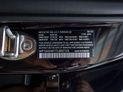 New 2026 Porsche Macan image 38