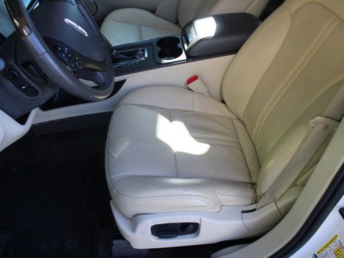Used 2018 Lincoln MKT AWD w/ Technology Package image 4